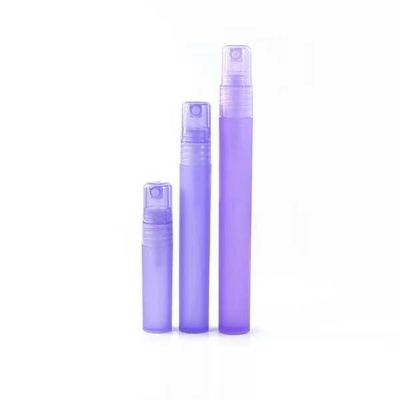 nouveau venu 10ml parfum en plastique Pen With Clip Cap de bouteille de jet de parfum d'atomiseur de beaucoup de couleurs